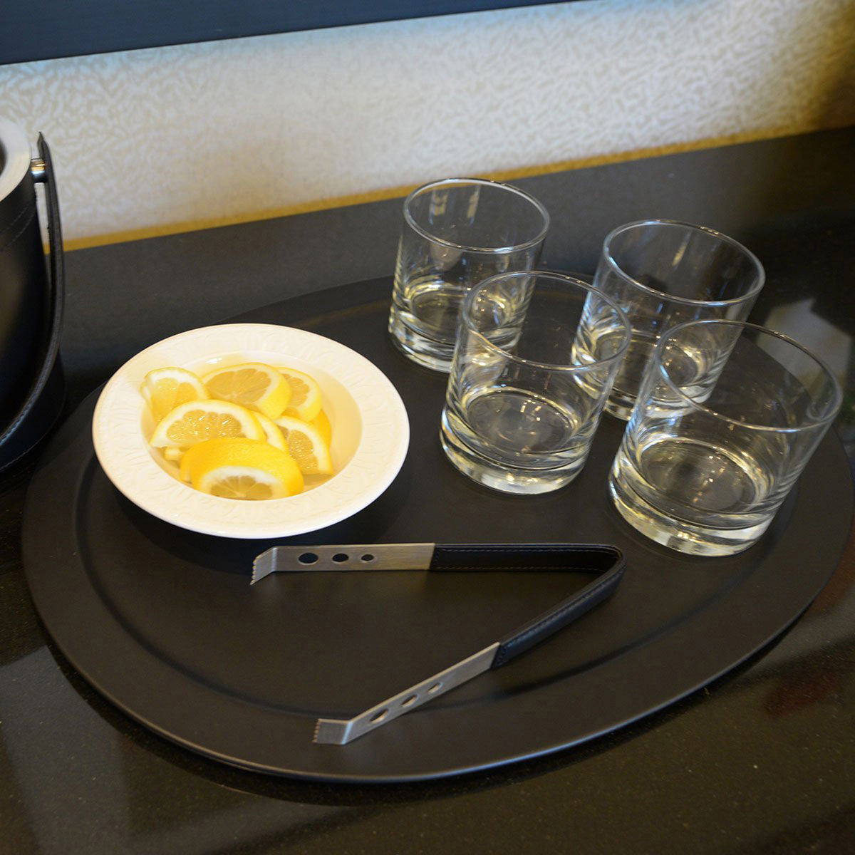 Dacasso Classic Leather Serving Tray