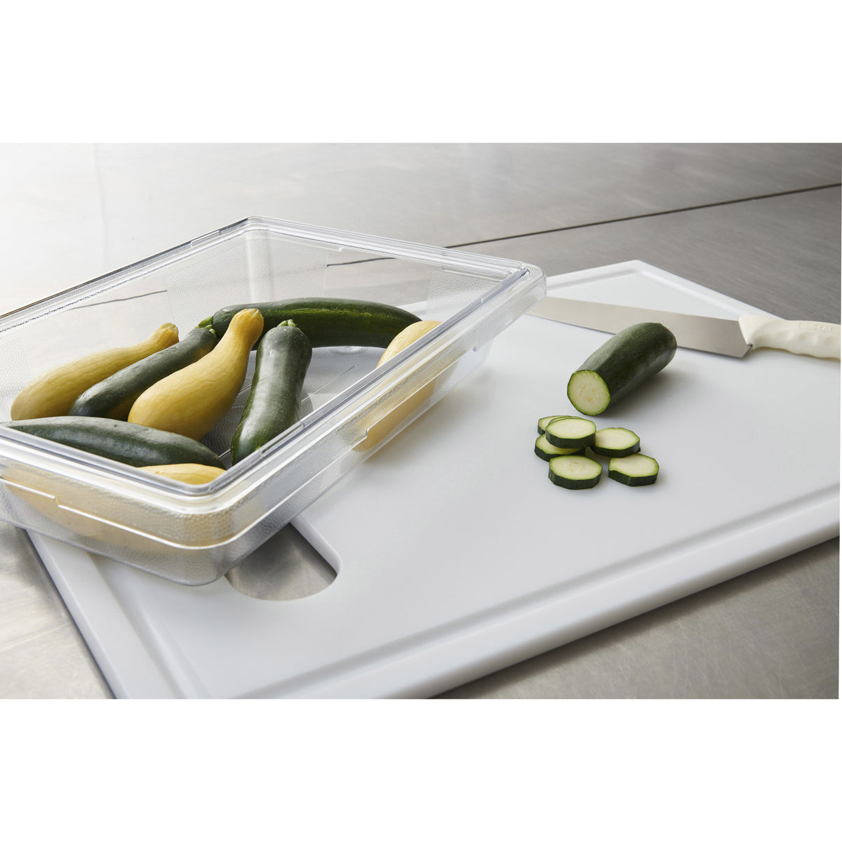 Rubbermaid Commercial 5 Gallon Food/Tote Box
