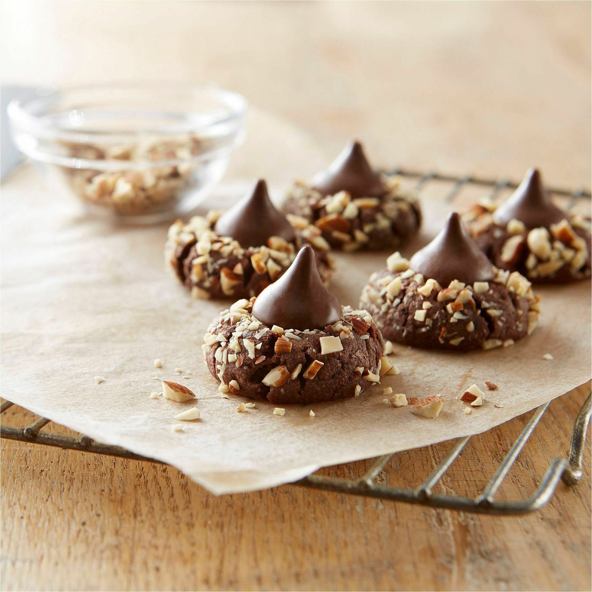 Green Rabbit Hershey's Kisses MilkChocolate Almond