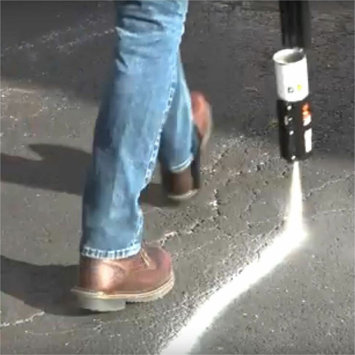 Industrial Choice White M1800 Marking Paint Spray